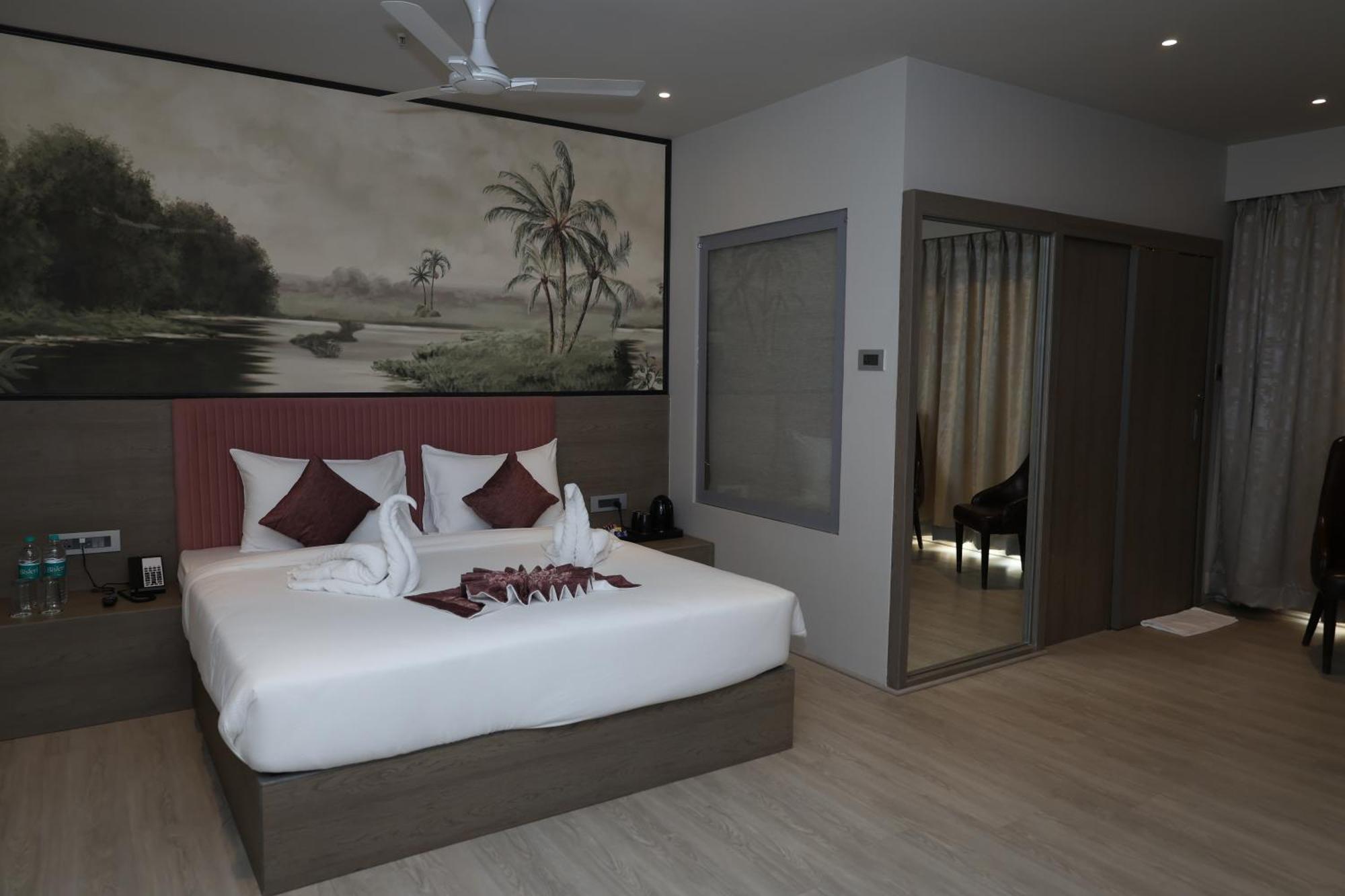 Afc Hotel Индор Екстериор снимка