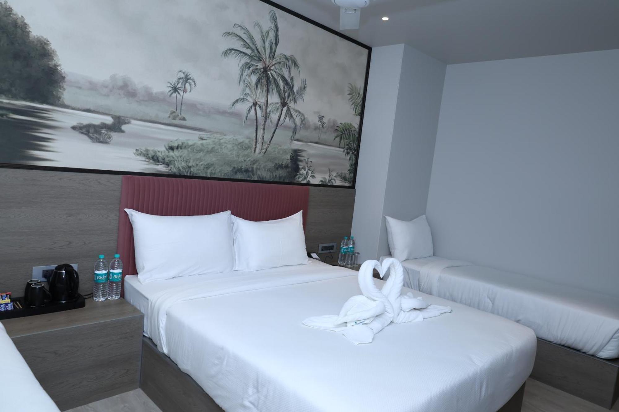 Afc Hotel Индор Екстериор снимка